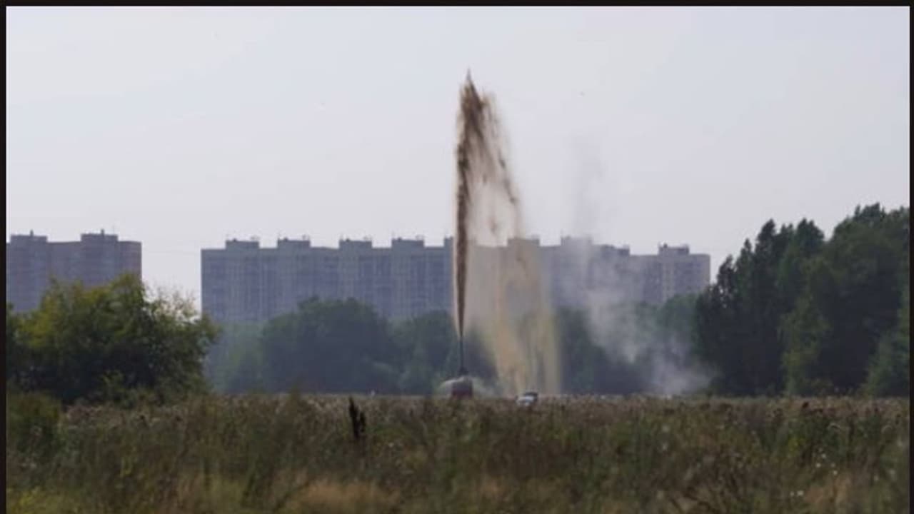 10,000 ലിറ്റര്‍ 'കൊക്കക്കോള' ഉപയോഗിച്ച് അഗ്നിപര്‍വ്വതം പോലെ ഒരു സ്ഫോടനം.!