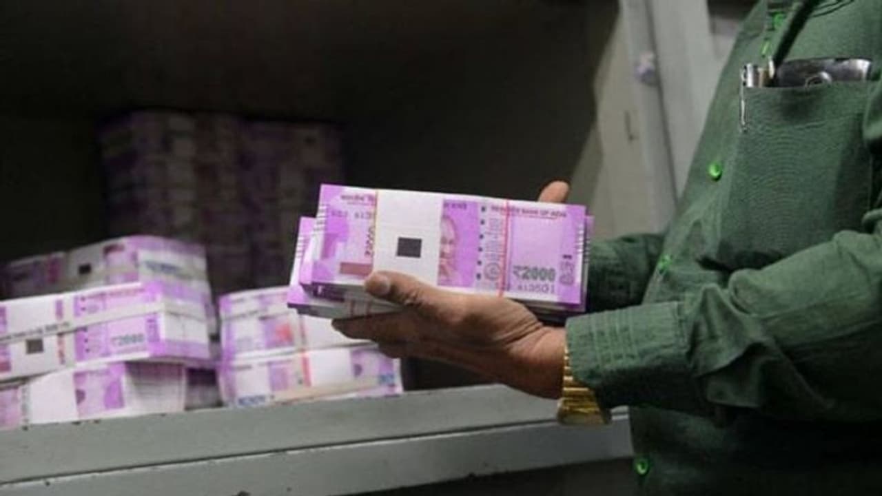 গত বছর থেকে ছাপা হয়নি ২ হাজার টাকার নোট, জাল টাকা নিয়ে আরবিআই এর রিপোর্টে চাঞ্চল্যকর তথ্য