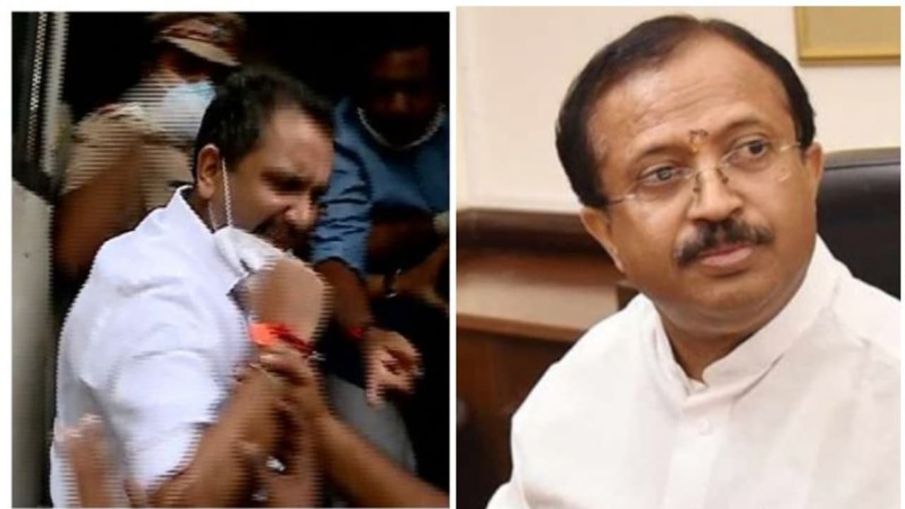 പൂച്ച് പുറത്താകുമെന്ന പേടിയാണോ മുഖ്യമന്ത്രിക്ക് ? സെക്രട്ടേറിയറ്റ് തീപ്പിടുത്തത്തിൽ വി മുരളീധരൻ