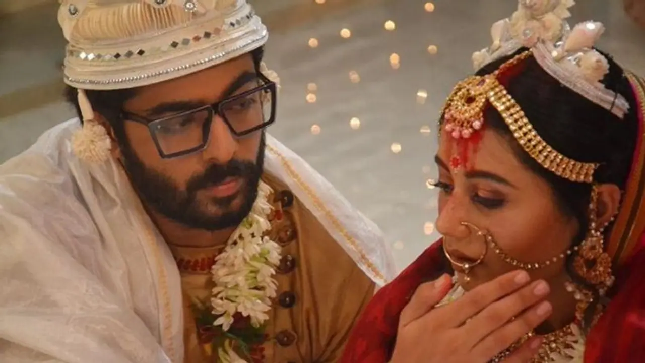 অনস্ক্রিন বিয়ের প্রস্তুতি কেমন ছিল, ভিডিওতে প্রতি মুহূর্তে তুলে ধরলেন 'কীকরে বলব তোমায়'র স্বস্তিকা