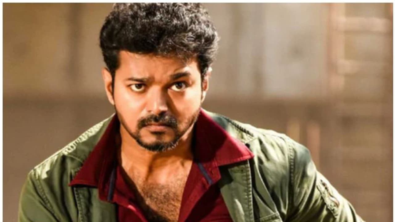 ഐസൊലേഷനില് കഴിയുന്ന സുഹൃത്തിന് ഭക്ഷണം എത്തിച്ച് വിജയ്, ചര്ച്ചയാക്കി ആരാധകര് ഐസൊലേഷനില് കഴിയുന്ന സുഹൃത്തിന് ഭക്ഷണം എത്തിച്ച് വിജയ്, ചര്ച്ചയാക്കി ആരാധകര്