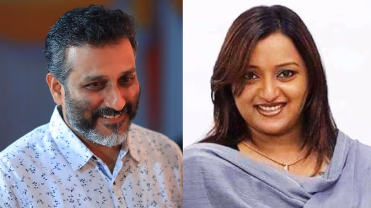 സ്വര്ണ്ണക്കടത്ത് കേസ്; കസ്റ്റംസ് അന്വേഷണ സംഘത്തില് മാറ്റം, സ്വപ്നയുടെ മൊഴി ചോര്ന്നതിനാലെന്ന് സൂചന സ്വര്ണ്ണക്കടത്ത് കേസ്; കസ്റ്റംസ് അന്വേഷണ സംഘത്തില് മാറ്റം, സ്വപ്നയുടെ മൊഴി ചോര്ന്നതിനാലെന്ന് സൂചന