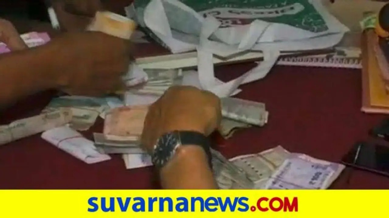 ಬೈಲಹೊಂಗಲ: ಲಂಚ ಸಮೇತ ಎಸಿಬಿ ಬಲೆಗೆ ಬಿದ್ದ ಸರ್ಕಾರಿ ಆಸ್ಪತ್ರೆ ವೈದ್ಯ