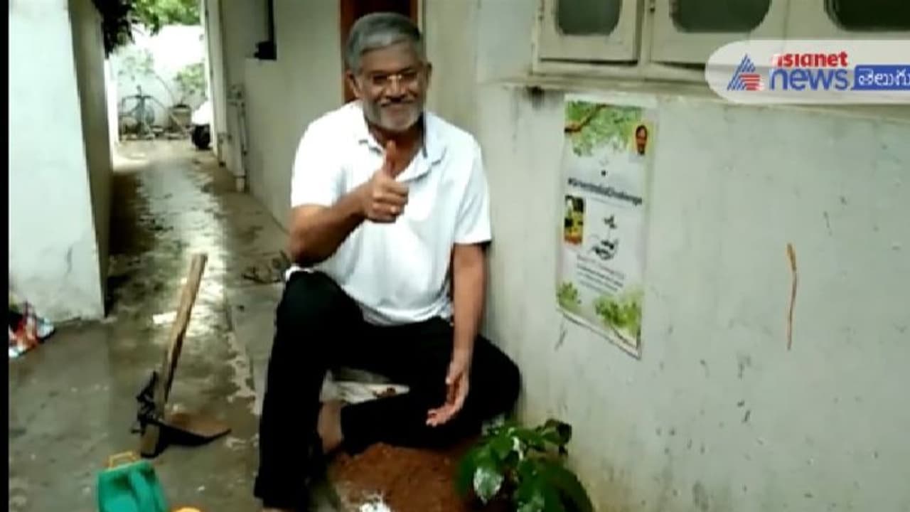 సుహాసిని, త్రివిక్రమ్, ప్రకాష్ రాజ్లకు తనికెళ్ల భరణి ఛాలెంజ్ (వీడియో) సుహాసిని, త్రివిక్రమ్, ప్రకాష్ రాజ్లకు తనికెళ్ల భరణి ఛాలెంజ్ (వీడియో)