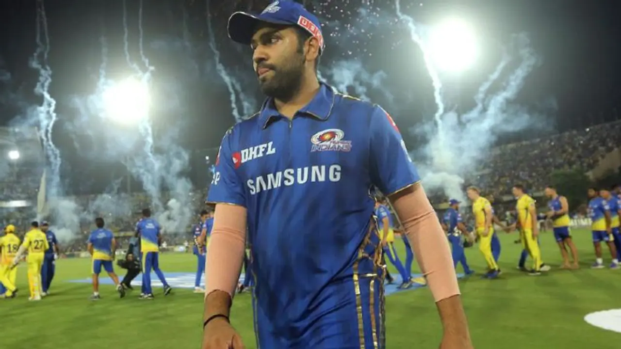 நான் ஏன்டா வேற டீமை வழிநடத்தணும்..? MI ஒண்ணும் ஓவர்நைட்ல வளர்ந்த டீம் இல்ல..! ரோஹித் சர்மா அதிரடி நான் ஏன்டா வேற டீமை வழிநடத்தணும்..? MI ஒண்ணும் ஓவர்நைட்ல வளர்ந்த டீம் இல்ல..! ரோஹித் சர்மா அதிரடி