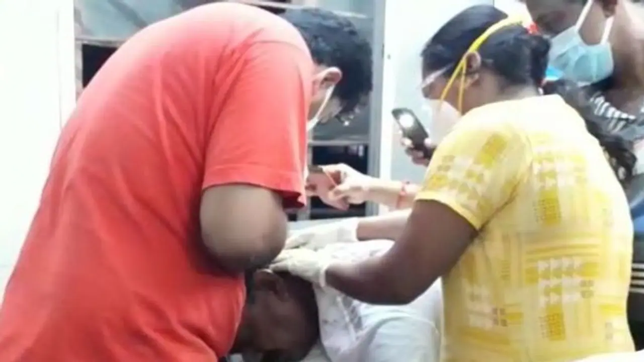 আক্রান্ত ছোট আঙারিয়ার সিপিআইএম নেতা তপন ঘোষ,কাঠগড়ায় তৃণমূল আক্রান্ত ছোট আঙারিয়ার সিপিআইএম নেতা তপন ঘোষ,কাঠগড়ায় তৃণমূল