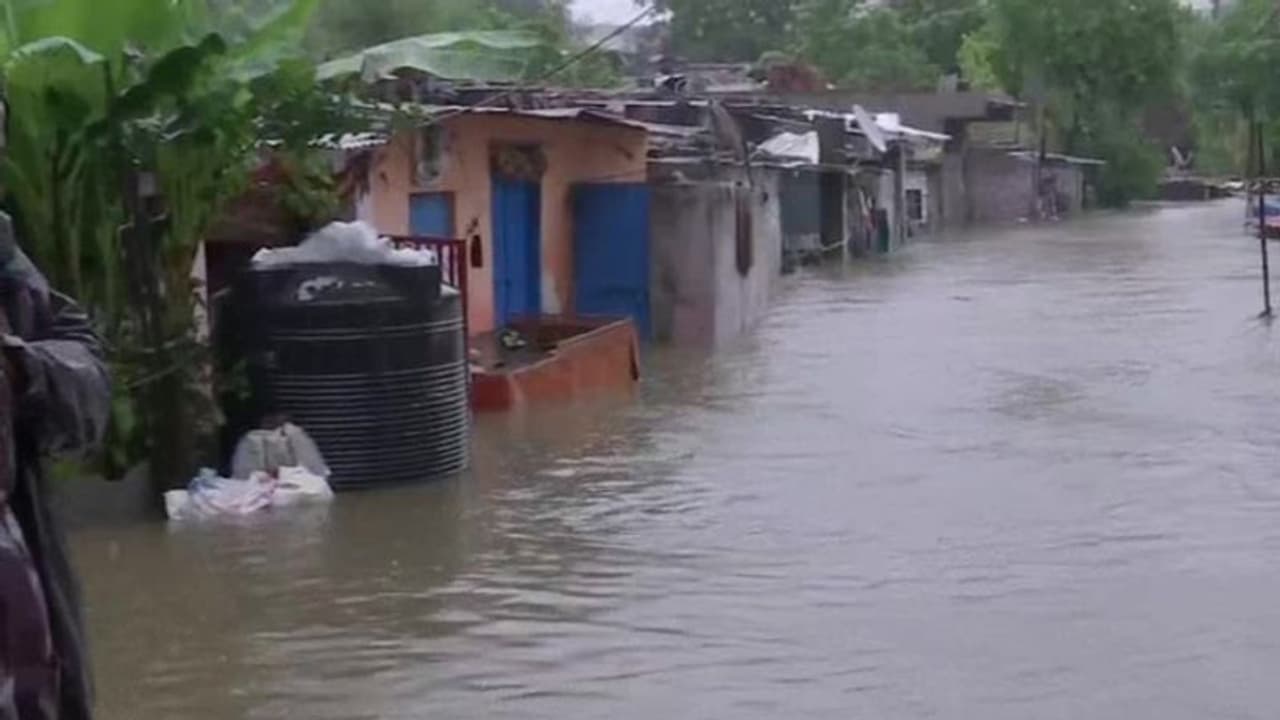 మరో అల్పపీడనం... రానున్న నాలుగురోజులూ ఏపీలో భారీ వర్షాలు