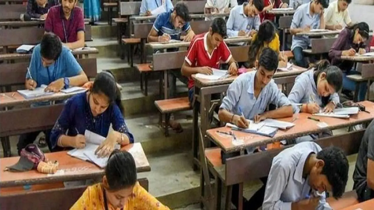 ২৪ ঘন্টা নয়, আড়াই ঘন্টার মধ্যে পরীক্ষা শেষ করতে হবে, বৈঠকে বার্তা CU এর ২৪ ঘন্টা নয়, আড়াই ঘন্টার মধ্যে পরীক্ষা শেষ করতে হবে, বৈঠকে বার্তা CU এর