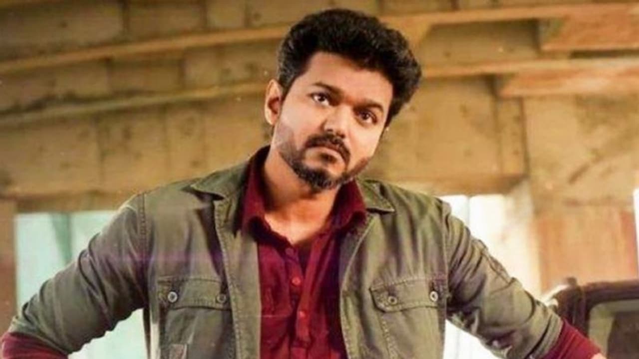 எங்களையும் ஆட்டத்தில் சேர்த்துக்கோங்க..! வான்டடாக வந்து வண்டியில் ஏறும் விஜய் – எஸ்ஏசி..! எங்களையும் ஆட்டத்தில் சேர்த்துக்கோங்க..! வான்டடாக வந்து வண்டியில் ஏறும் விஜய் – எஸ்ஏசி..!