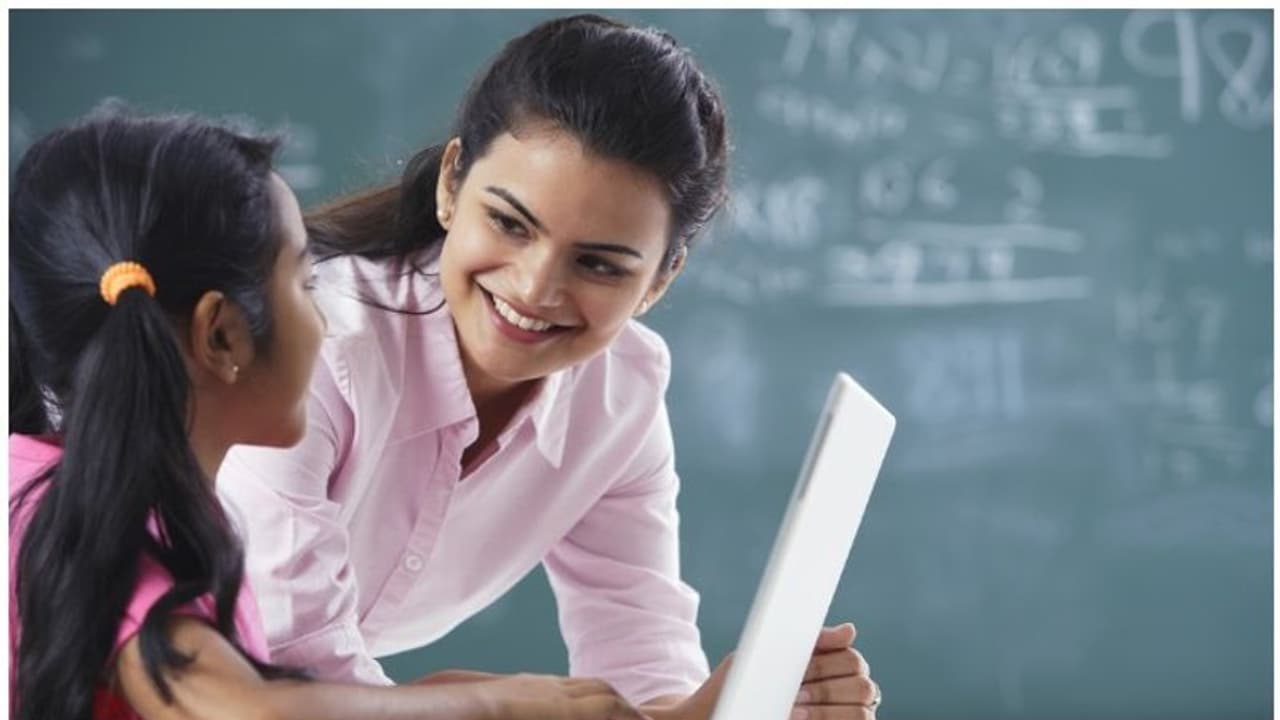 വിദേശ അധ്യാപകര്ക്ക് സൗദിയിലേക്ക് മടങ്ങാന് അനുമതി വിദേശ അധ്യാപകര്ക്ക് സൗദിയിലേക്ക് മടങ്ങാന് അനുമതി