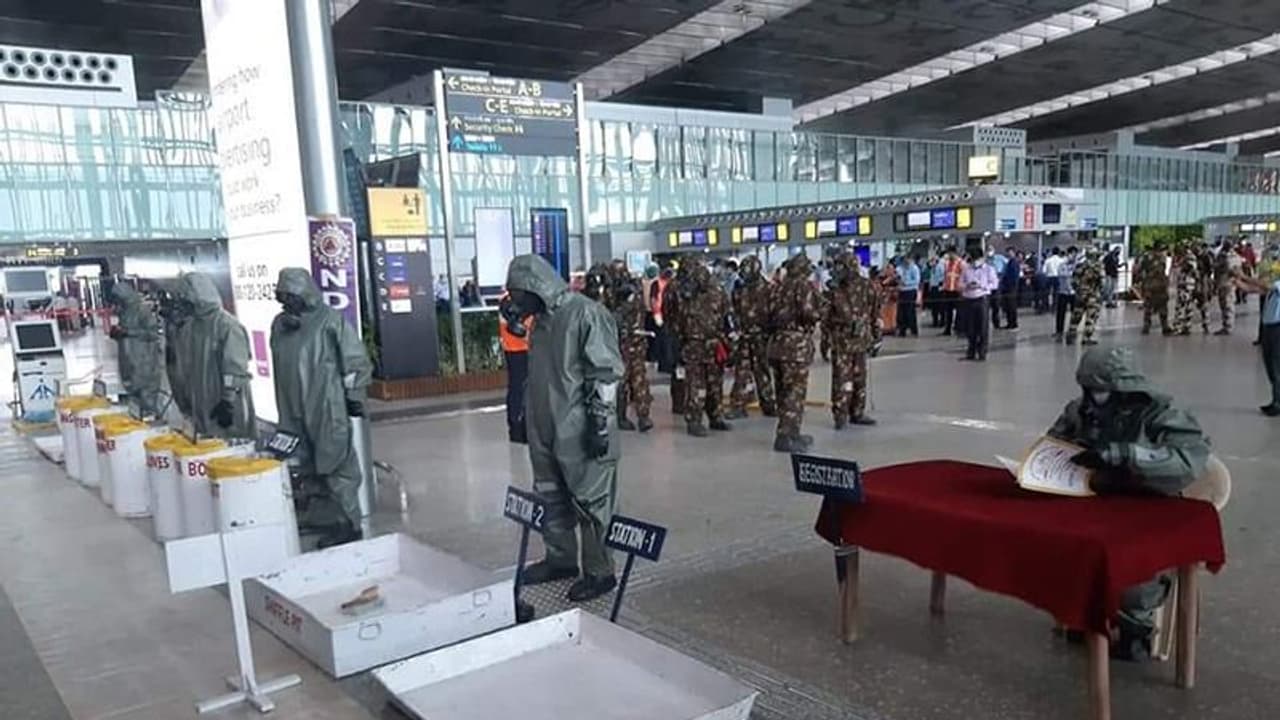কড়াকড়ি কলকাতা বিমানবন্দরে, ৬ ধাপ নিরাপত্তা বলয় পেরোতে হবে যাত্রীদের