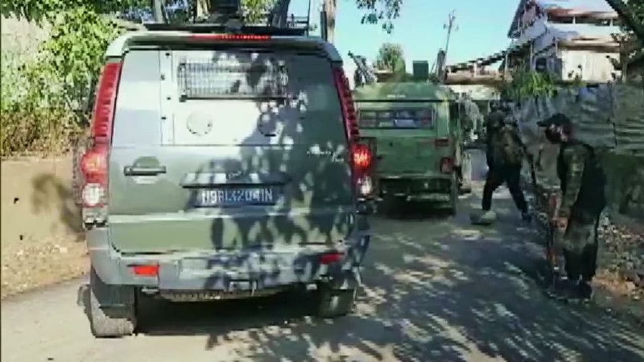 খতম আল বদর জঙ্গি গোষ্ঠীর প্রতিষ্ঠাতা, পুলিশবাহিনী থেকে পালিয়ে যোগ দিয়েছিলেন সন্ত্রাসবাদে