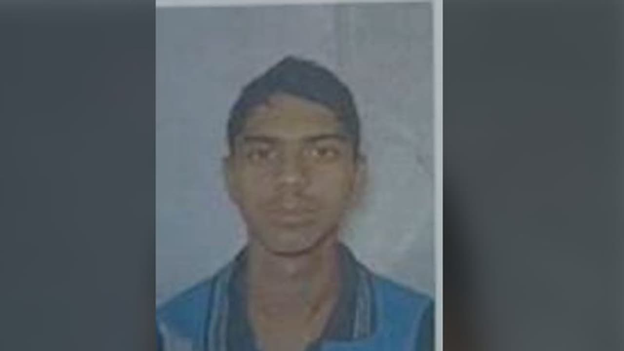 মাথার চুল পড়ে যাওয়ায় লোকের 'ন্যাড়া' টিটকিরি, অপমানে আত্মঘাতী কলেজ ছাত্র