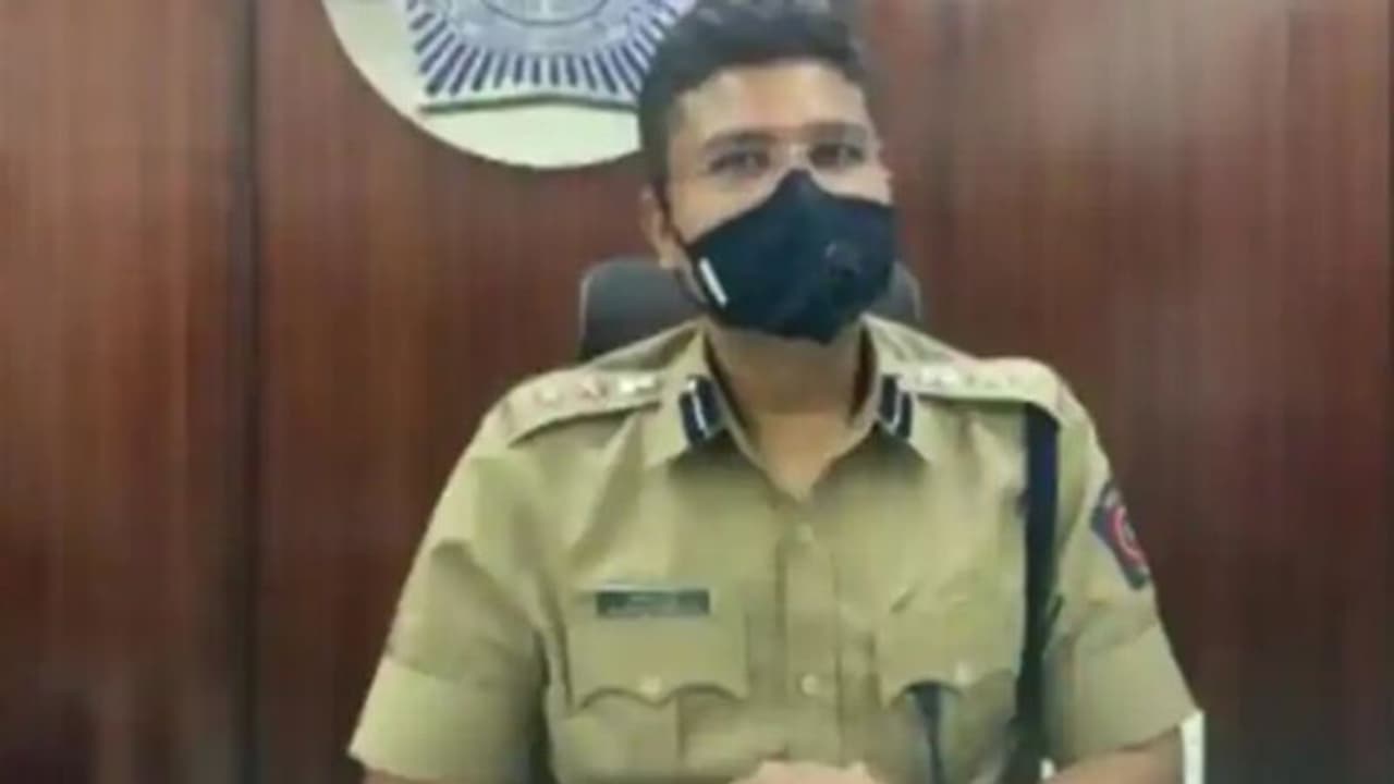 सुशांत केस की जांच करने वाले डीसीपी सहित पूरा परिवार कोरोना पॉजिटिव, क्या इससे जांच होगी प्रभावित? सुशांत केस की जांच करने वाले डीसीपी सहित पूरा परिवार कोरोना पॉजिटिव, क्या इससे जांच होगी प्रभावित?