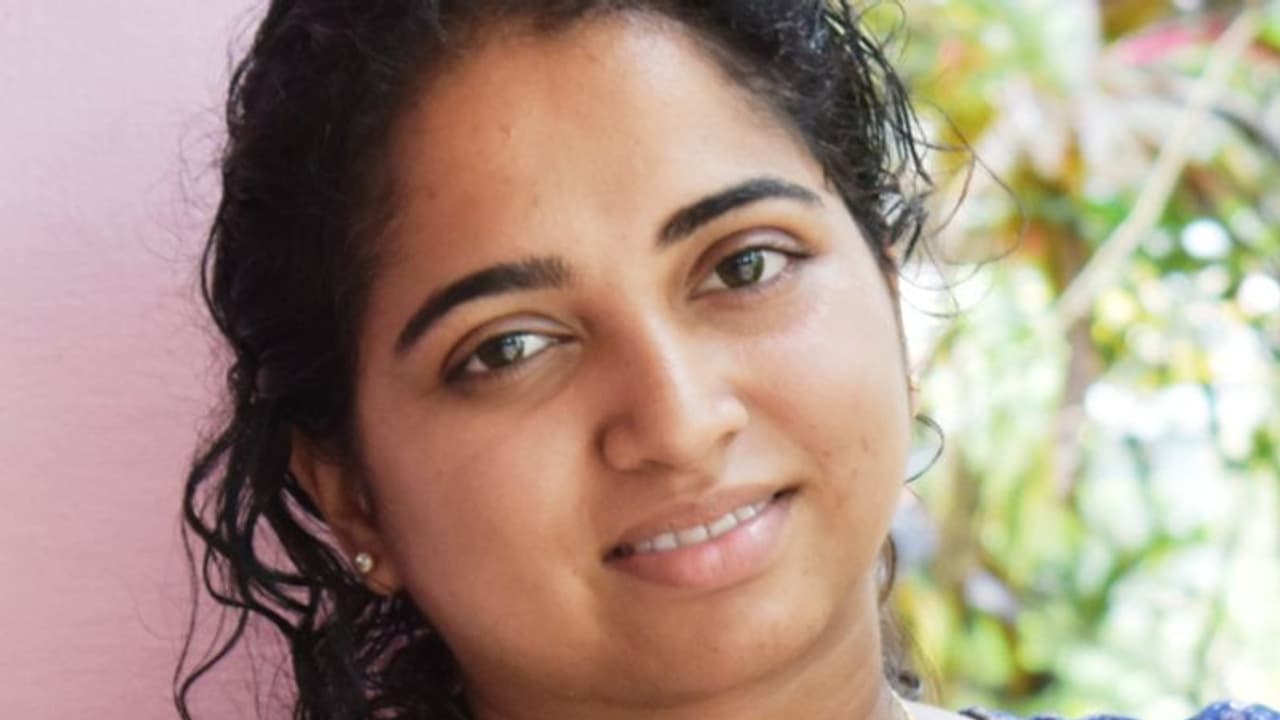 മലയാളി വിദ്യാർഥിനി ദക്ഷിണ കൊറിയയിലെ എയർപോർട്ടിൽ കുഴഞ്ഞുവീണു മരിച്ചു മലയാളി വിദ്യാർഥിനി ദക്ഷിണ കൊറിയയിലെ എയർപോർട്ടിൽ കുഴഞ്ഞുവീണു മരിച്ചു