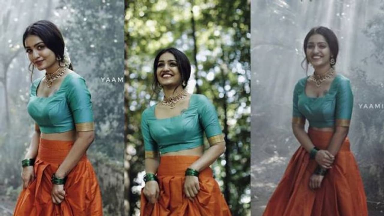 പട്ടുപാവാടയും ബ്ലൗസും ധരിച്ച് അതിസുന്ദരിയായി സാനിയ ഇയ്യപ്പൻ; ചിത്രങ്ങള് വൈറല് പട്ടുപാവാടയും ബ്ലൗസും ധരിച്ച് അതിസുന്ദരിയായി സാനിയ ഇയ്യപ്പൻ; ചിത്രങ്ങള് വൈറല്