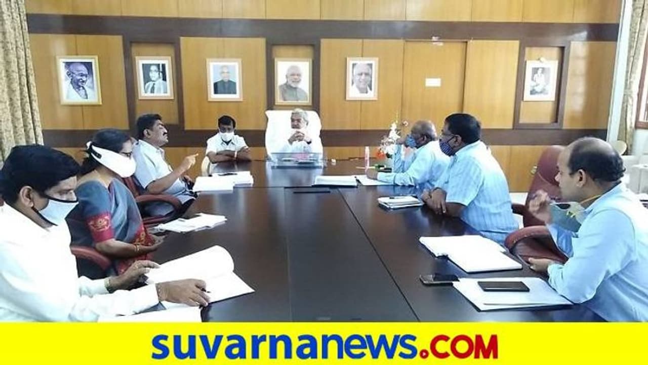 ಎಸ್ಸಿ, ಎಸ್ಟಿ ವಿದ್ಯಾರ್ಥಿಗಳ ಶಿಕ್ಷಣಕ್ಕೆ ವಿಶೇಷ ಕ್ರಿಯಾಯೋಜನೆ: ಡಿಸಿಎಂ ಕಾರಜೋಳ ಎಸ್ಸಿ, ಎಸ್ಟಿ ವಿದ್ಯಾರ್ಥಿಗಳ ಶಿಕ್ಷಣಕ್ಕೆ ವಿಶೇಷ ಕ್ರಿಯಾಯೋಜನೆ: ಡಿಸಿಎಂ ಕಾರಜೋಳ