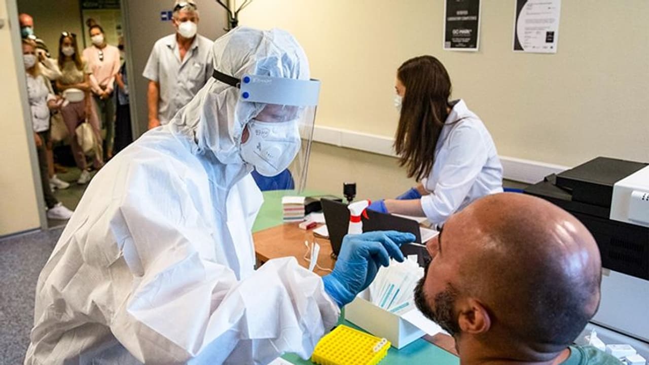 ఉధృతంగా కరోనా: దేశంలో ఒకే రోజు 78వేల పైచిలుకు కేసులు ఉధృతంగా కరోనా: దేశంలో ఒకే రోజు 78వేల పైచిలుకు కేసులు