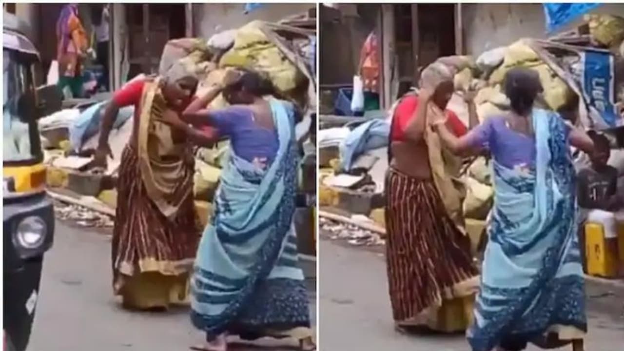 ആശാ ബോസ്ലെയുടെ ഗാനത്തിന് തെരുവില് ചുവടുവച്ച് രണ്ട് വൃദ്ധകള്, വീഡിയോ ഏറ്റെടുത്ത് ഇന്റര്നെറ്റ് ആശാ ബോസ്ലെയുടെ ഗാനത്തിന് തെരുവില് ചുവടുവച്ച് രണ്ട് വൃദ്ധകള്, വീഡിയോ ഏറ്റെടുത്ത് ഇന്റര്നെറ്റ്