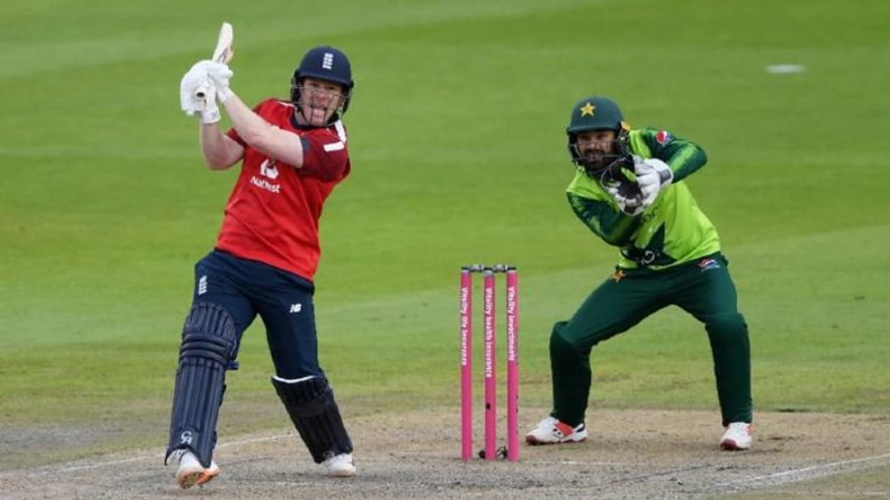 சவாலான இலக்கை சப்பையா அடித்த இங்கிலாந்து..! பெரிய ஸ்கோர் அடித்தும் பல்பு வாங்கிய பாகிஸ்தான் சவாலான இலக்கை சப்பையா அடித்த இங்கிலாந்து..! பெரிய ஸ்கோர் அடித்தும் பல்பு வாங்கிய பாகிஸ்தான்