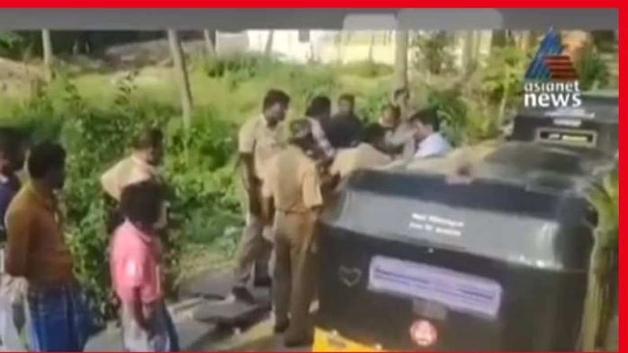 പതിനേഴുകാരിയെ പീഡിപ്പിച്ച യുവാവിനെ വിവാഹ പന്തലിൽ നിന്നും പിടികൂടി പതിനേഴുകാരിയെ പീഡിപ്പിച്ച യുവാവിനെ വിവാഹ പന്തലിൽ നിന്നും പിടികൂടി