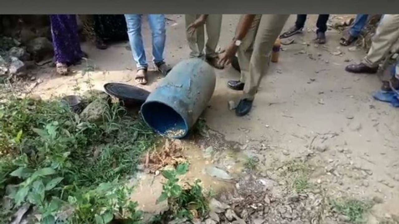 சேலத்தில் 800 லிட்டர் கள்ளச்சாராய ஊறல் அழிப்பு; ஒருவர் கைது