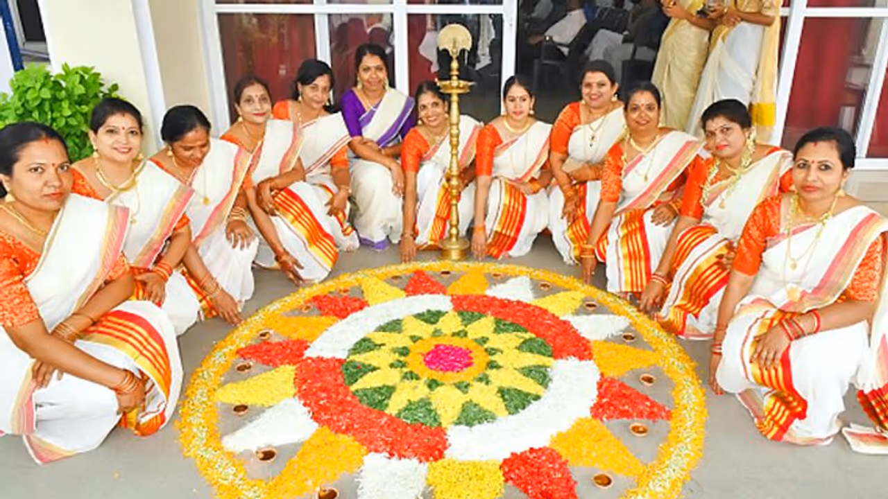 ओणम आज: ये है दक्षिण भारत का प्रमुख पर्व, जानिए क्या है इससे जुड़ी मान्यता और परंपरा? ओणम आज: ये है दक्षिण भारत का प्रमुख पर्व, जानिए क्या है इससे जुड़ी मान्यता और परंपरा?