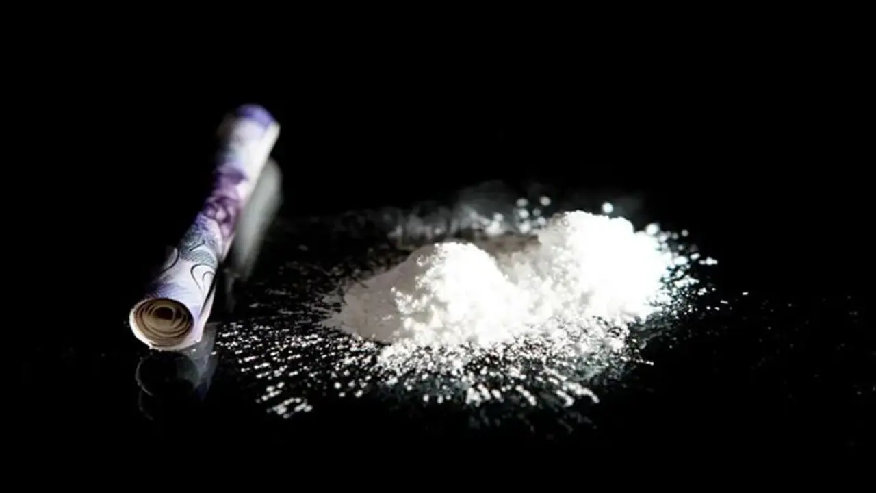 Parenting Tips: ক্রমে নেশা গ্রাস করছে যুব সমাজকে, জেনে নিন সন্তানকে রক্ষা করবে কী করে