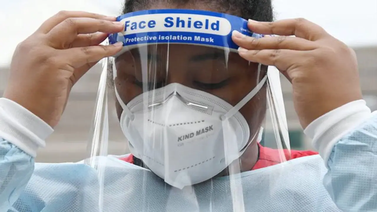 తెలంగాణలో కరోనా కోరలు: లక్షా 30 వేలు దాటిన పాజిటివ్ కేసులు తెలంగాణలో కరోనా కోరలు: లక్షా 30 వేలు దాటిన పాజిటివ్ కేసులు