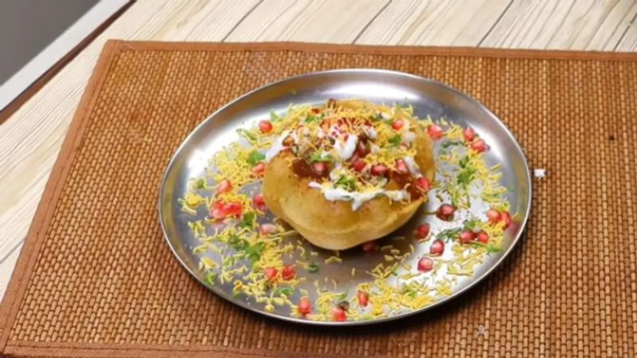 সুস্বাদু মজাদার জলখাবার, রইল দিল্লীর জনপ্রিয় স্ট্রিট ফুড রাজ কচুরি অসাধারণ রেসিপি সুস্বাদু মজাদার জলখাবার, রইল দিল্লীর জনপ্রিয় স্ট্রিট ফুড রাজ কচুরি অসাধারণ রেসিপি