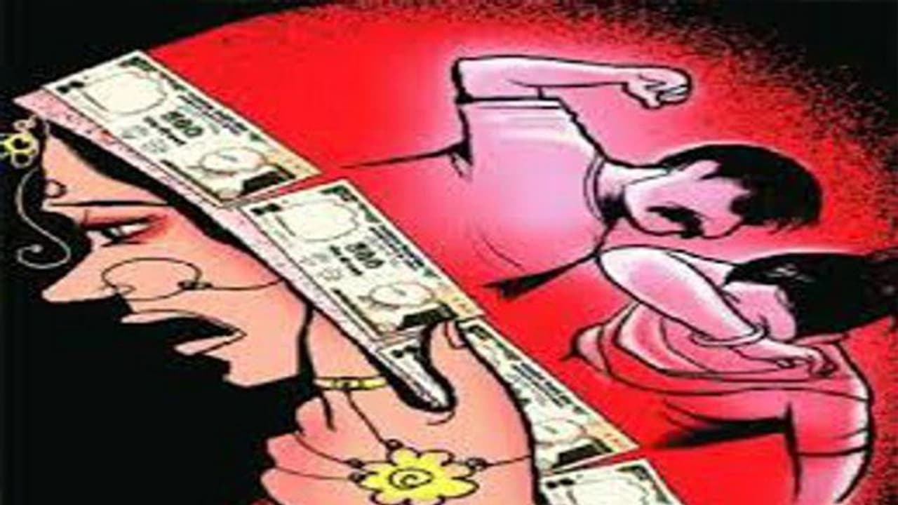 पहले दुष्कर्म किया फिर दबाव में की शादी; 1 महीने में ही दहेज के लिए घर से निकाला पहले दुष्कर्म किया फिर दबाव में की शादी; 1 महीने में ही दहेज के लिए घर से निकाला