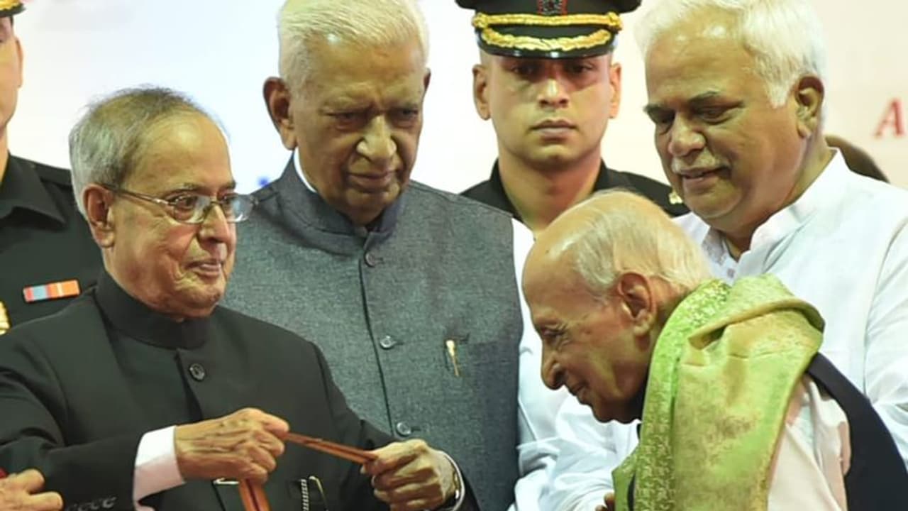 தேசம் மதிப்புமிக்க மகன்களில் ஒருவரை இழந்துவிட்டது: பிரணாப் மறைவுக்கு குடியரசு தலைவர் இரங்கல்..! தேசம் மதிப்புமிக்க மகன்களில் ஒருவரை இழந்துவிட்டது: பிரணாப் மறைவுக்கு குடியரசு தலைவர் இரங்கல்..!