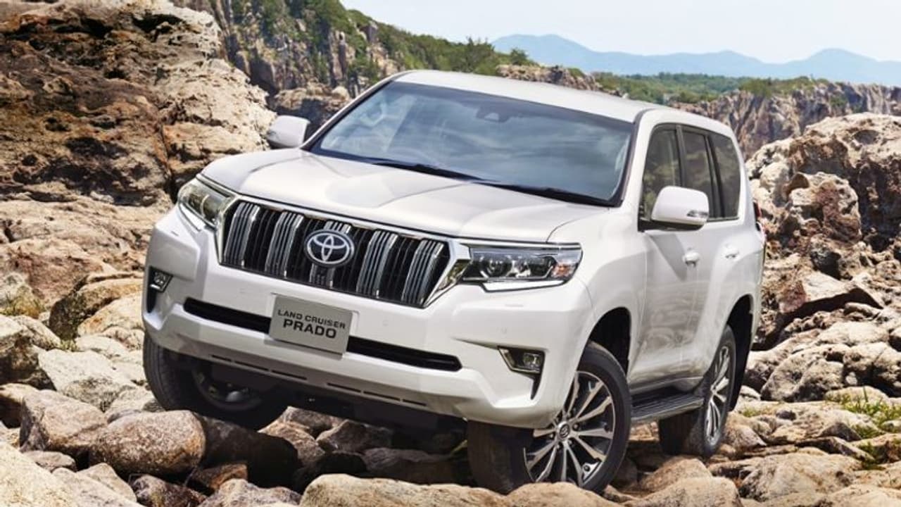 പുത്തന് കുപ്പായമിട്ട് ഇന്നോവയുടെ വല്ല്യേട്ടന്! പുത്തന് കുപ്പായമിട്ട് ഇന്നോവയുടെ വല്ല്യേട്ടന്!