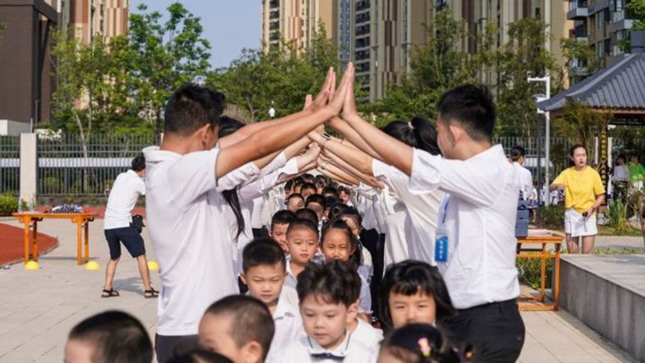 வைரஸ் உருவான வுஹான் நகரில் பள்ளிக்கூடங்கள் திறப்பு: உலக நாடுகளின் வயிற்றெரிச்சல் சீனாக்காரனை சும்மா விடாது. வைரஸ் உருவான வுஹான் நகரில் பள்ளிக்கூடங்கள் திறப்பு: உலக நாடுகளின் வயிற்றெரிச்சல் சீனாக்காரனை சும்மா விடாது.