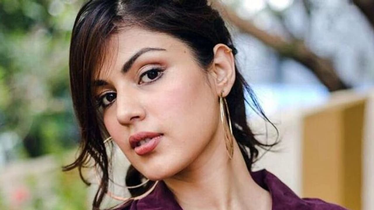 सीबीआई पूछताछ में बोलीं रिया चक्रवर्ती मैंने कभी ड्रग्स नहीं ली, सुशांत लेता था मरिजुआना सीबीआई पूछताछ में बोलीं रिया चक्रवर्ती मैंने कभी ड्रग्स नहीं ली, सुशांत लेता था मरिजुआना