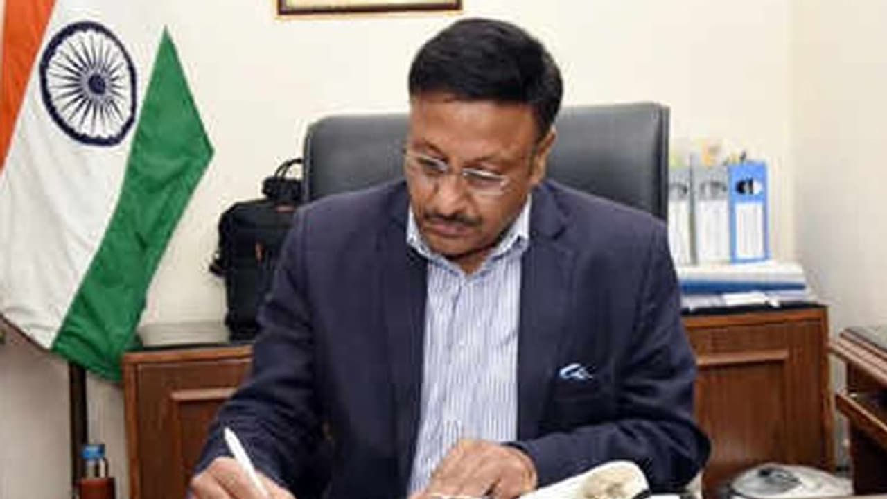 కేంద్ర ఎన్నికల కమీషనర్గా రాజీవ్ కుమార్: అశోక్ లవాసా స్థానంలో నియామకం కేంద్ర ఎన్నికల కమీషనర్గా రాజీవ్ కుమార్: అశోక్ లవాసా స్థానంలో నియామకం