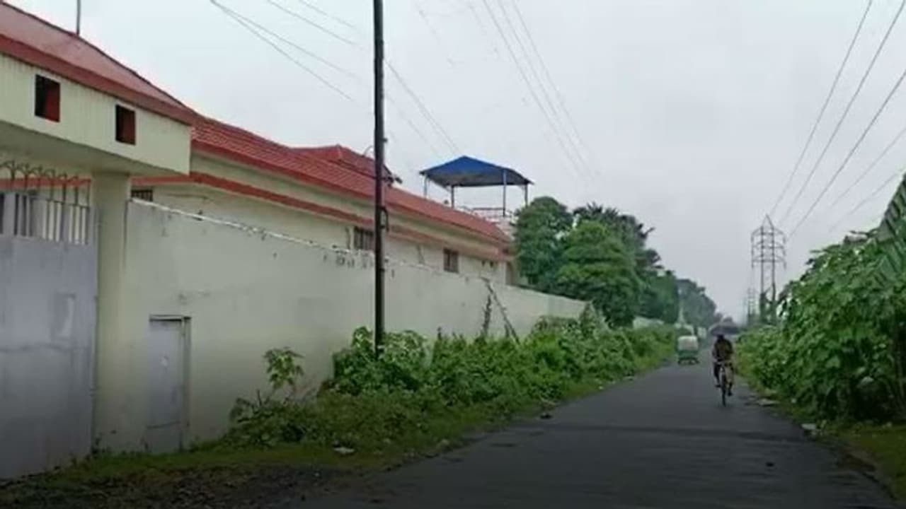 করোনার থাবায় উধাও বিনোদন, কাজ হারানোর আশঙ্কায় অ্য়াকোয়াটিকার ১০০ শ্রমিক করোনার থাবায় উধাও বিনোদন, কাজ হারানোর আশঙ্কায় অ্য়াকোয়াটিকার ১০০ শ্রমিক