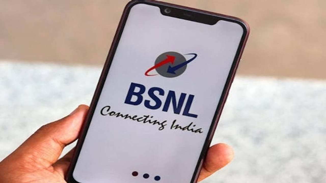 BSNL के इन प्रीपेड प्लान्स में मिल रहा है 600 रुपए तक का एक्स्ट्रा टॉक टाइम, जानें डिटेल्स BSNL के इन प्रीपेड प्लान्स में मिल रहा है 600 रुपए तक का एक्स्ट्रा टॉक टाइम, जानें डिटेल्स