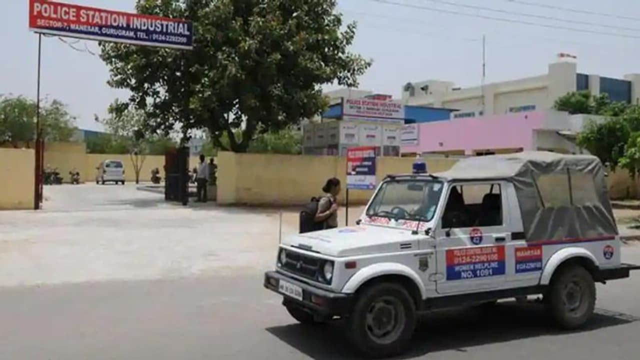 गुरुग्राम में प्राइवेट हॉस्पिटल के डॉक्टर ने की आत्महत्या, 8वीं मंजिल से लगा दी छलांग गुरुग्राम में प्राइवेट हॉस्पिटल के डॉक्टर ने की आत्महत्या, 8वीं मंजिल से लगा दी छलांग