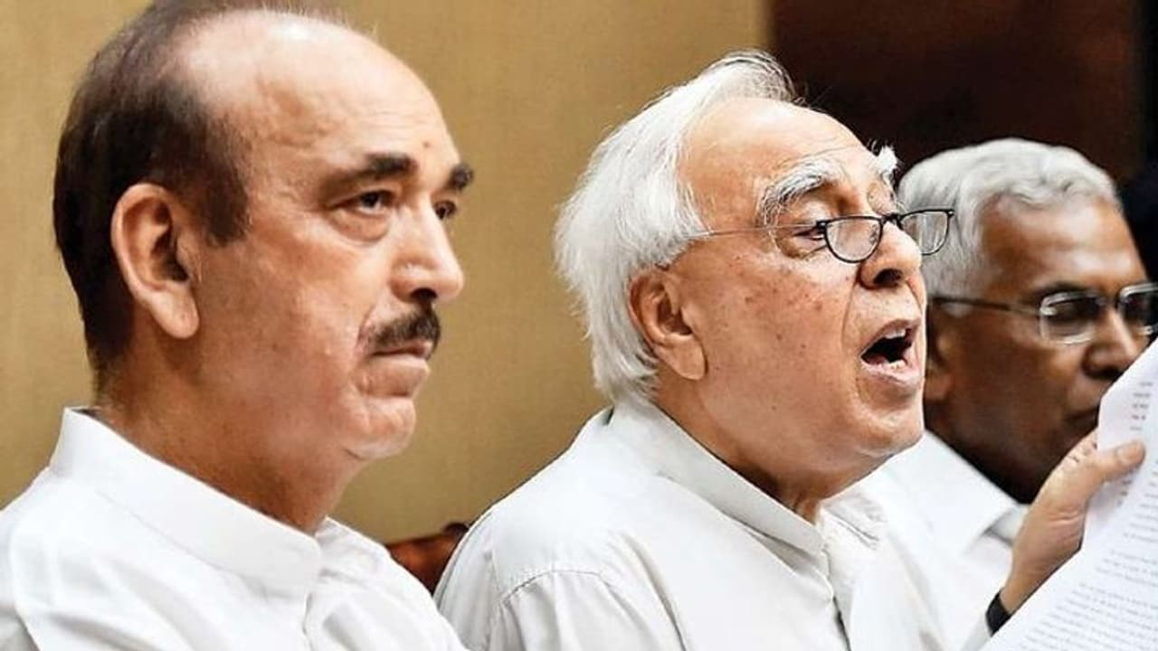 With Congress viewing Ghulam Nabi and Kapil Sibal with suspicion, Athawale suggests to them to join BJP With Congress viewing Ghulam Nabi and Kapil Sibal with suspicion, Athawale suggests to them to join BJP