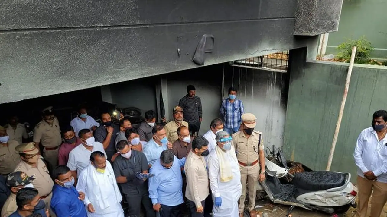 ಕಾಂಗ್ರೆಸ್ ನಾಯಕನಿಗೆ ಬೇಲ್: ಮನೆಯನ್ನೇ ಸುಟ್ಟವರು, ನನ್ನನ್ನು ಸುಡದೆ ಬಿಡ್ತಾರಾ ಎಂದ ಶಾಸಕ