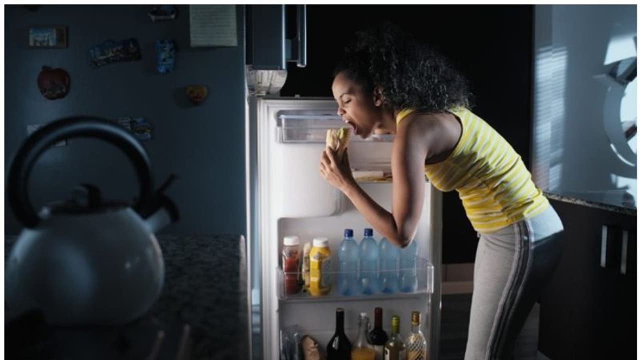 Late Night Eating : ನಿಮಗೂ ಈ ಅಭ್ಯಾಸವಿದ್ರೆ ಇಂದೇ ಎಚ್ಚೆತ್ತುಕೊಳ್ಳಿ