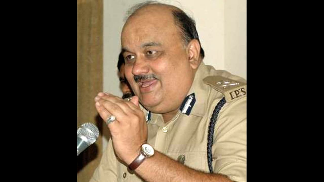 Senior IPS officer hospitalised after accidentally shooting himself Senior IPS officer hospitalised after accidentally shooting himself