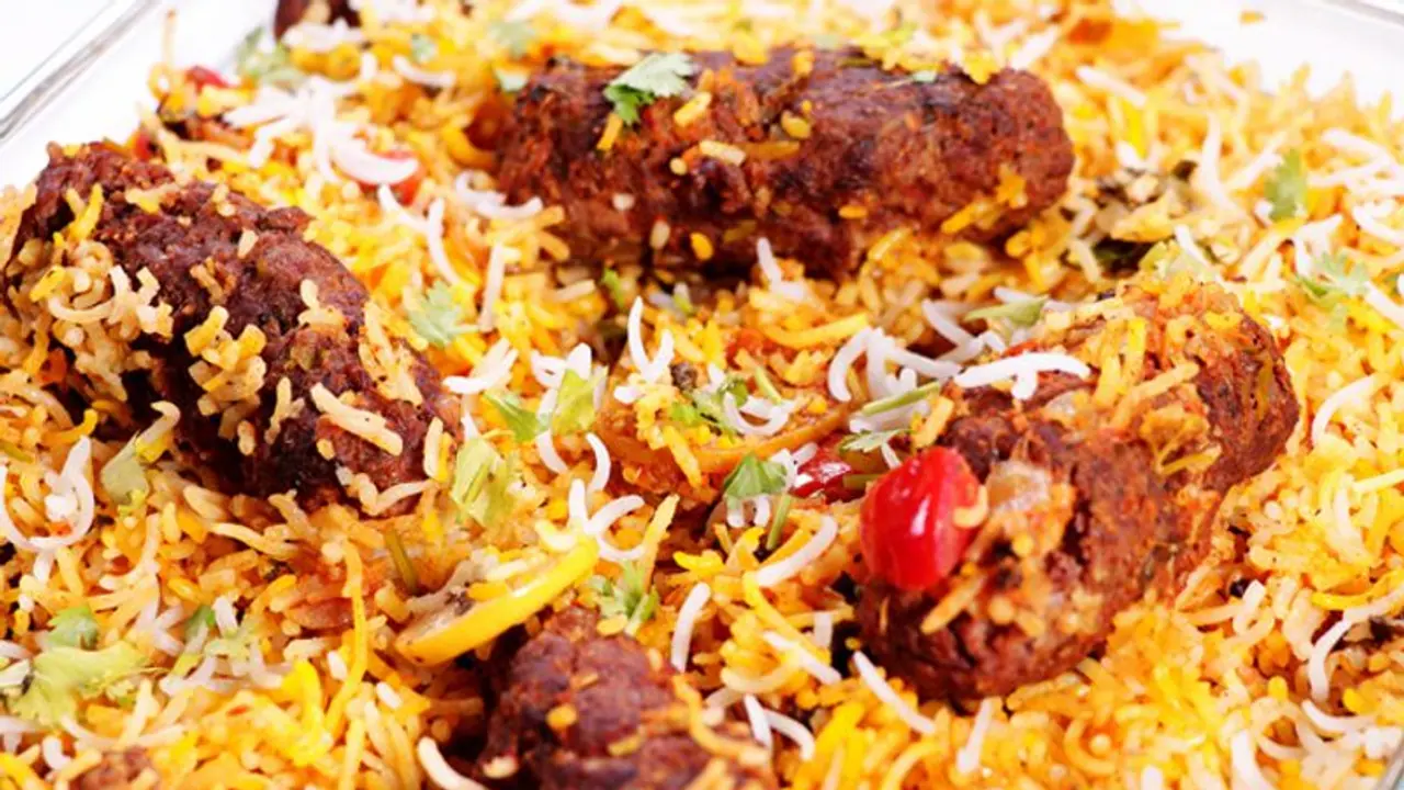  ఆన్‌లైన్ లో బిర్యానీ ఆర్డర్: చనిపోయిన బల్లి, సోషల్ మీడియాలో ఆడేసుకున్న నెటిజన్లు