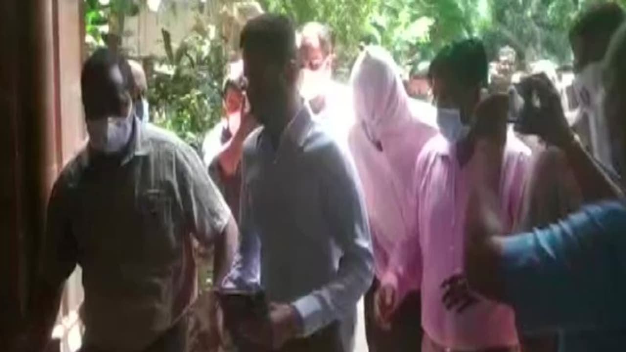 सुशांत केस में ड्रग्स की जांच : NCB ने जैद को 9 सितंबर तक हिरासत में भेजा, हो सकता है बड़ा खुलासा सुशांत केस में ड्रग्स की जांच : NCB ने जैद को 9 सितंबर तक हिरासत में भेजा, हो सकता है बड़ा खुलासा