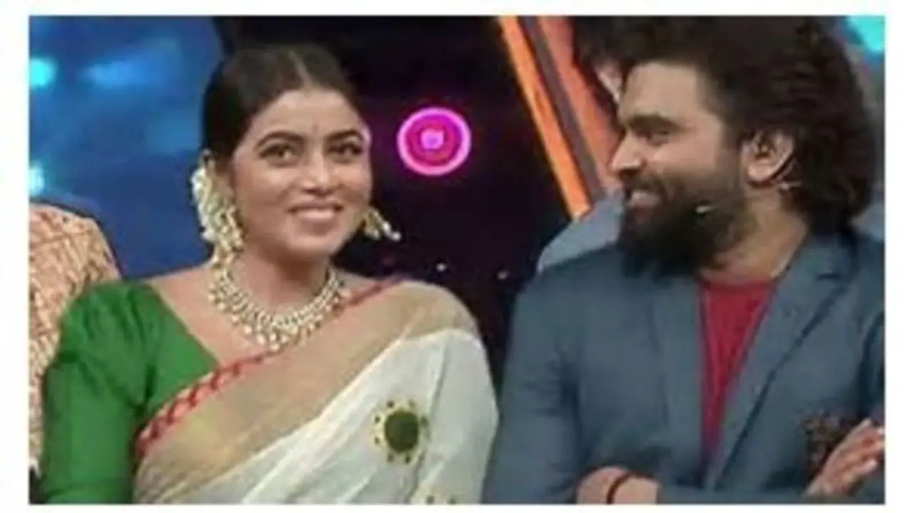 యాంకర్‌ ప్రదీప్‌, పూర్ణ మధ్య లవ్‌ ఎఫైర్‌.. నెట్టింట్లో రచ్చ