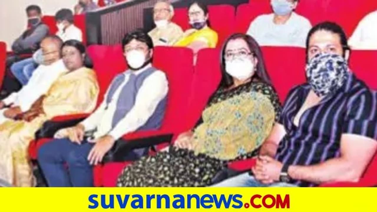 ಎಸ್ಪಿಬಿ ಚೇತರಿಕೆಗೆ ಚಿತ್ರರಂಗದ ಪ್ರಾರ್ಥನೆ; ಕಲಾವಿದರಿಂದ ಮೃತ್ಯುಂಜಯ ಮಂತ್ರ ಪಠಣ! ಎಸ್ಪಿಬಿ ಚೇತರಿಕೆಗೆ ಚಿತ್ರರಂಗದ ಪ್ರಾರ್ಥನೆ; ಕಲಾವಿದರಿಂದ ಮೃತ್ಯುಂಜಯ ಮಂತ್ರ ಪಠಣ!