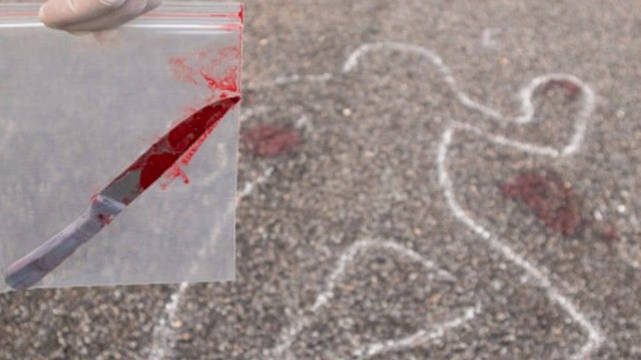 హైదరాబాద్ లో దారుణం... నమస్తే పెట్టలేదని నడిరోడ్డుపై దారుణ హత్య హైదరాబాద్ లో దారుణం... నమస్తే పెట్టలేదని నడిరోడ్డుపై దారుణ హత్య