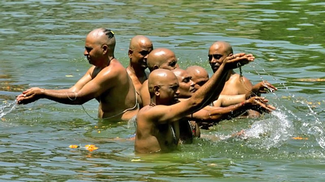 धर्म ग्रंथों से जानिए सबसे पहले किसने किया था श्राद्ध, कैसे शुरू हुई ये परंपरा? धर्म ग्रंथों से जानिए सबसे पहले किसने किया था श्राद्ध, कैसे शुरू हुई ये परंपरा?