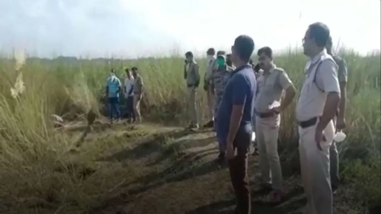 দামোদর নদের চরে মহিলার গলাকাটা দেহ, চাঞ্চল্য ছড়াল বর্ধমানে দামোদর নদের চরে মহিলার গলাকাটা দেহ, চাঞ্চল্য ছড়াল বর্ধমানে